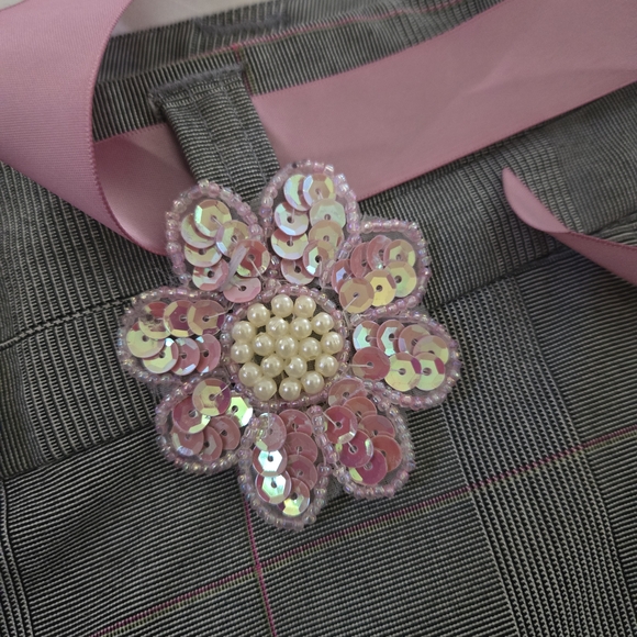 🔥 2/$9 or 3/$13  Xhilaration Juniors Cropped Gray/Pink Plaid Pants, NWT - Picture 3 of 9